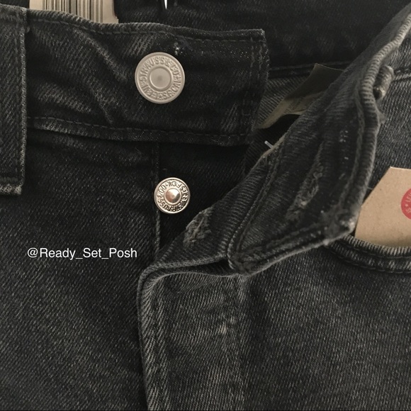 {New} Levi's high waisted vtg. looking shorts 24 - Picture 4 of 8